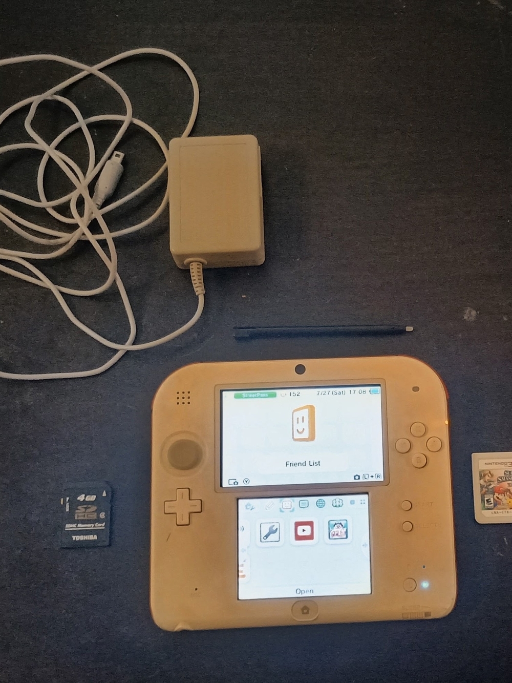Nintendo 2DS Handheld Console Scarlet Red &Super Mario Bros 2& Super Smash Bros